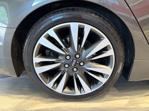 Used 2019 Lincoln MKZ Reserve FWD image 31