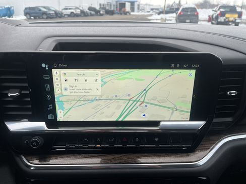 Used 2025 Chevrolet Silverado 1500 LT image 24