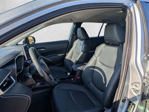 Used 2024 Toyota Corolla Cross XLE image 13