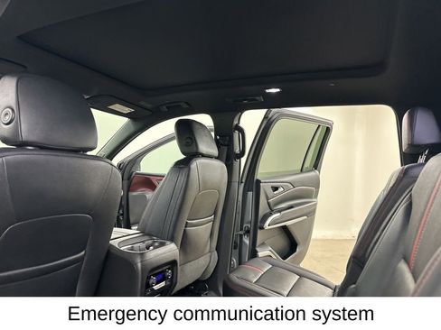 Used 2024 Chevrolet Traverse RS image 29