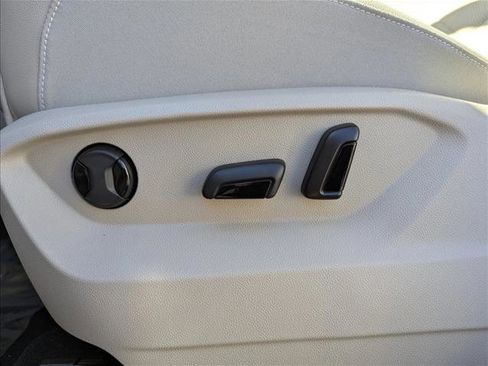 New 2026 Volkswagen Atlas SE image 11