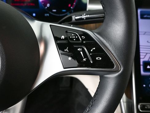 Certified 2024 Mercedes-Benz C 300 4MATIC Sedan image 11