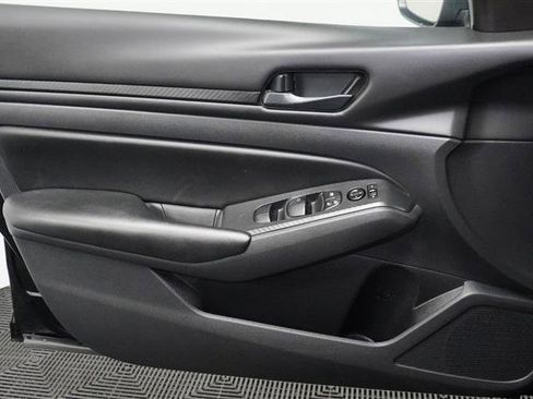 Used 2024 Nissan Altima 2.5 S image 28