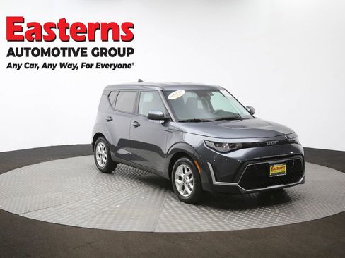 Used 2023 Kia Soul LX w/ LX Technology Package FWD image 49