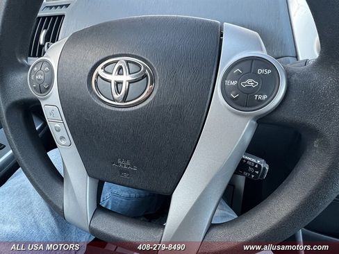 Used 2012 Toyota Prius V Three image 19