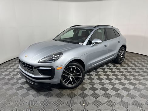 Certified 2026 Porsche Macan AWD/4WD image 1