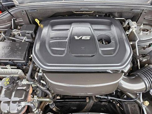 Used 2019 Jeep Grand Cherokee Laredo AWD/4WD image 27