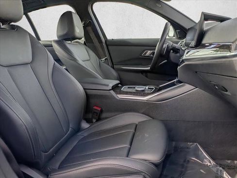 Used 2023 BMW 330i Sedan w/ Convenience Package image 22