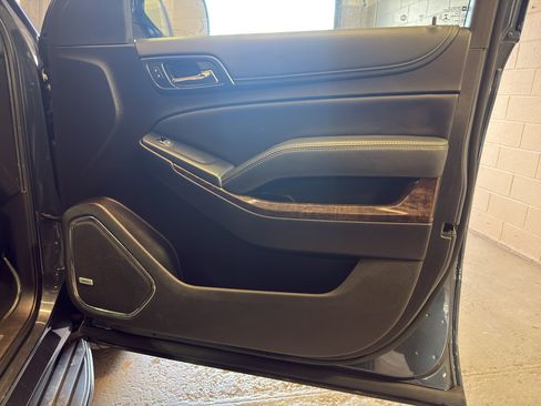 Used 2019 Chevrolet Suburban LT AWD/4WD image 23