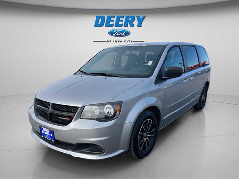 Used 2015 Dodge Grand Caravan SE w/ Quick Order Package 29E SE image 4