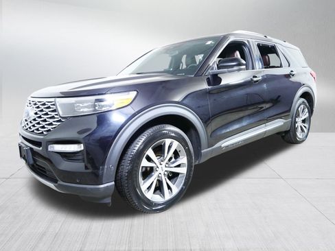 Used 2020 Ford Explorer Platinum w/ Premium Technology Package image 3