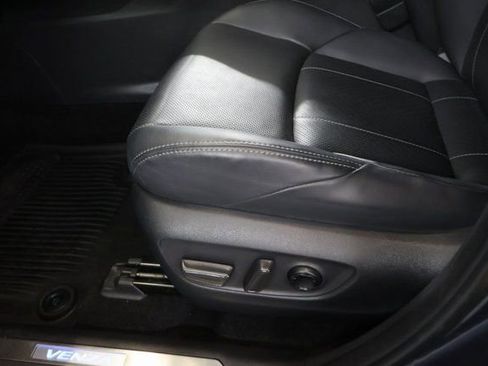 Certified 2024 Toyota Venza Limited AWD/4WD image 12