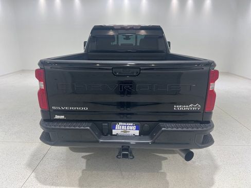 Used 2023 Chevrolet Silverado 2500 High Country w/ Technology Package image 4