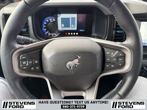 Used 2022 Ford Bronco Black Diamond image 23