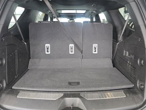 Used 2024 Chevrolet Tahoe Z71 w/ Luxury Package image 28