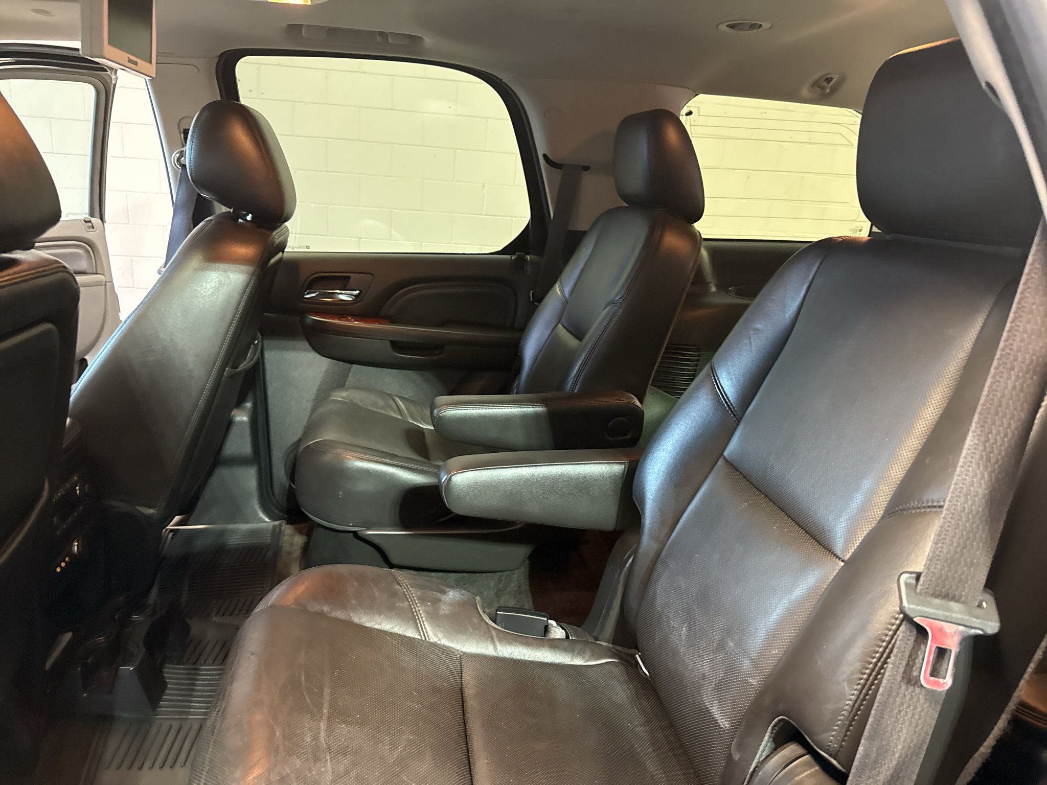 Used 2014 Cadillac Escalade Premium AWD/4WD image 30