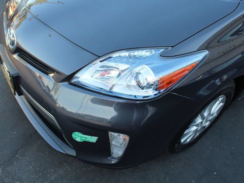 Used 2015 Toyota Prius Prime Plug-In Hybrid FWD image 10