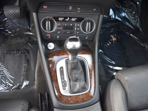 Used 2017 Audi Q3 2.0T Prestige w/ Prestige Package image 24