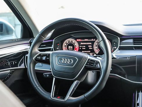 Used 2022 Audi S8 AWD/4WD image 17
