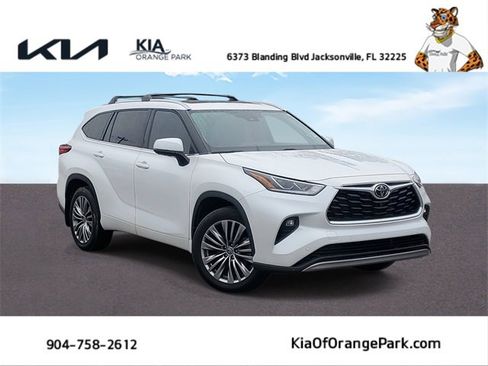 Used 2022 Toyota Highlander Platinum image 1