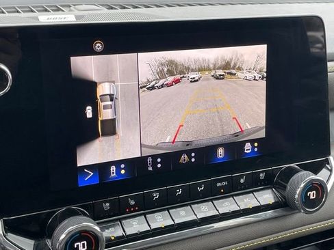 Used 2023 Chevrolet Colorado ZR2 w/ ZR2 Convenience Package III AWD/4WD image 21