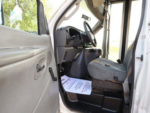 Used 2008 Ford E-350 and Econoline 350 Super Duty image 9