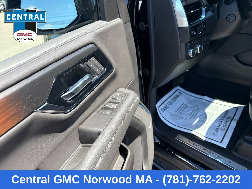 New 2026 GMC Yukon XL Denali w/ Denali Reserve Package AWD/4WD image 14