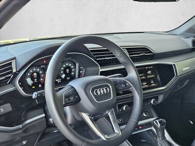 Certified 2025 Audi Q3 2.0T Premium AWD/4WD image 12