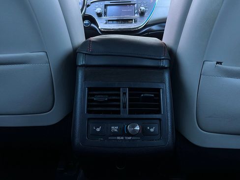 Used 2016 Toyota Avalon Limited w/ Toyota Safety Sense Package image 12