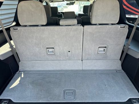 Used 2019 Toyota Sequoia SR5 AWD/4WD image 5