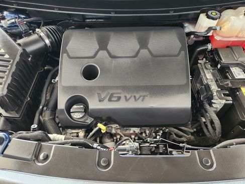 Certified 2023 Chevrolet Traverse LS FWD image 34