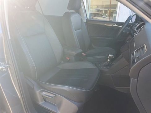 Certified 2023 Volkswagen Tiguan SE image 31