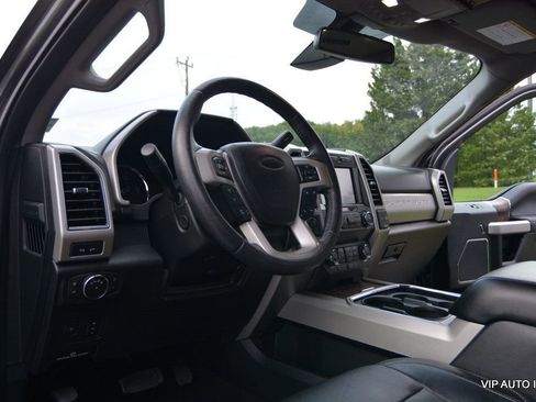 Used 2019 Ford F250 Lariat w/ Lariat Ultimate Package image 17