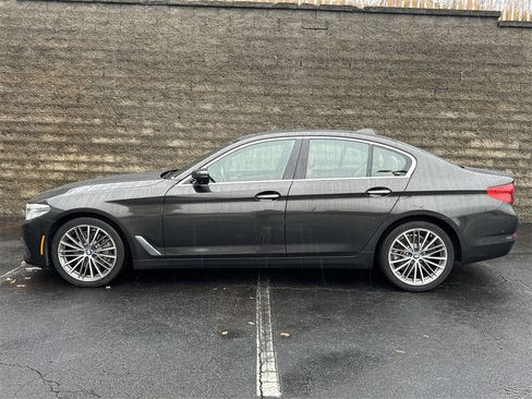 Used 2018 BMW 530i image 4