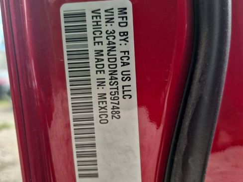 Used 2025 Jeep Compass Trailhawk AWD/4WD image 8