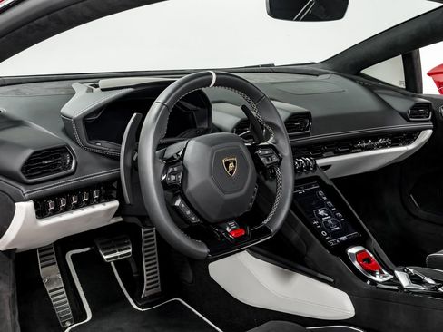 Used 2023 Lamborghini Huracan Tecnica image 12