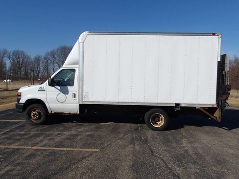 Used 2008 Ford E-350 and Econoline 350 Super Duty image 6