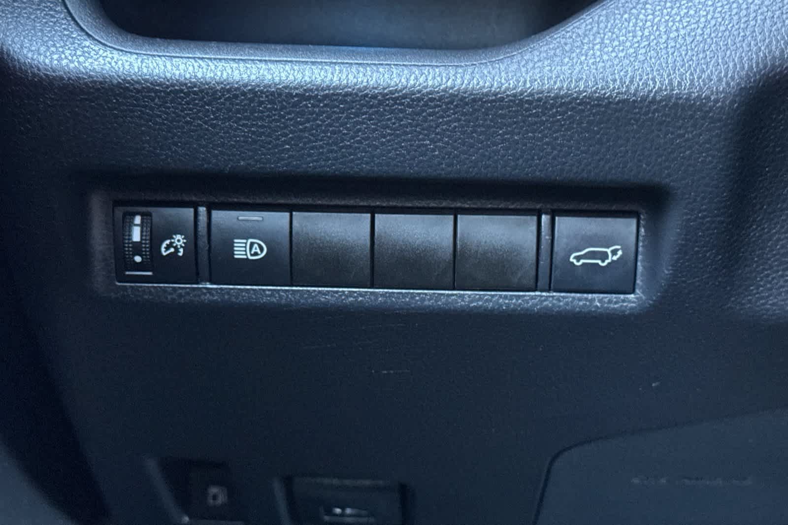 Used 2021 Toyota RAV4 XSE AWD/4WD image 29