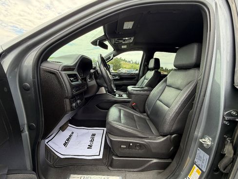 Used 2021 Chevrolet Suburban LT AWD/4WD image 2