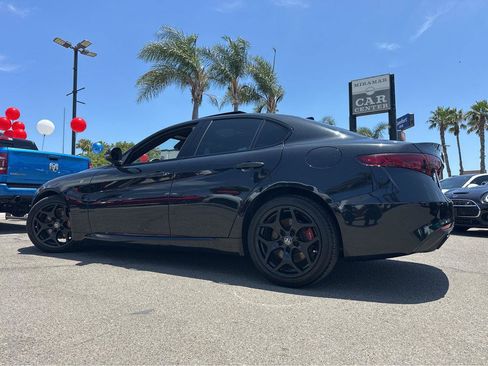 Used 2023 Alfa Romeo Giulia Ti RWD image 3