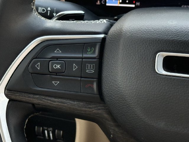 Used 2024 Jeep Grand Cherokee Limited AWD/4WD image 14