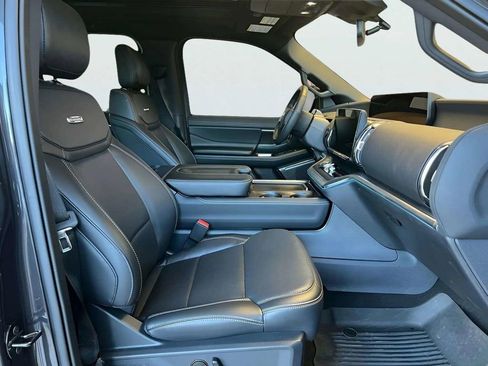 Used 2025 Ford Expedition Max Platinum w/ Stealth Appearance Package image 16