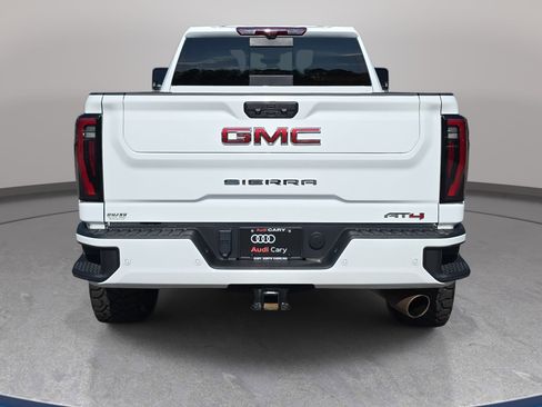 Used 2024 GMC Sierra 2500 AT4 w/ AT4 Premium Plus Package AWD/4WD image 6