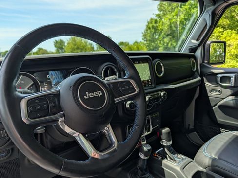 Used 2023 Jeep Wrangler Unlimited Rubicon 4xe w/ Cold Weather Group AWD/4WD image 31