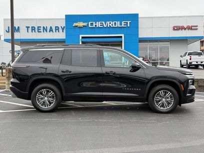 Used 2025 Chevrolet Traverse LT