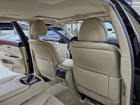 Used 2012 Lexus LS 460 Luxury image 24