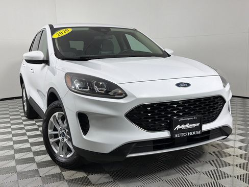 Used 2020 Ford Escape SE image 2
