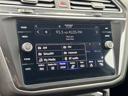 Certified 2024 Volkswagen Tiguan SE R-Line image 14