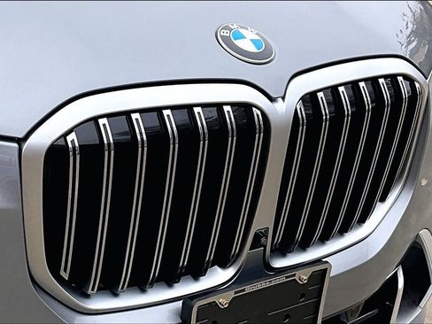 Used 2024 BMW X7 xDrive40i image 38