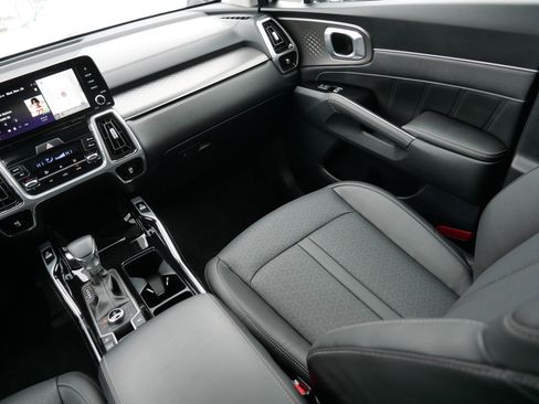 Certified 2023 Kia Sorento SX image 11